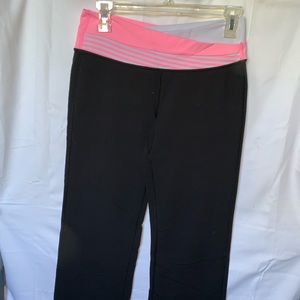 Lululemon yoga pants with pink belt